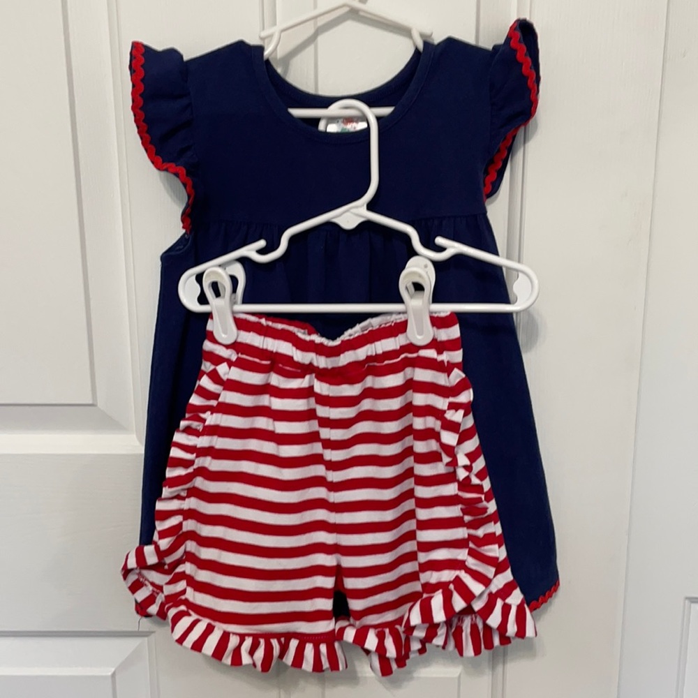 Stitchy fish girls outfit size 6.